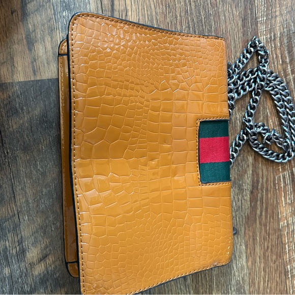 Brown Designer Women Bag with Chain Strap - Picture 4 of 9